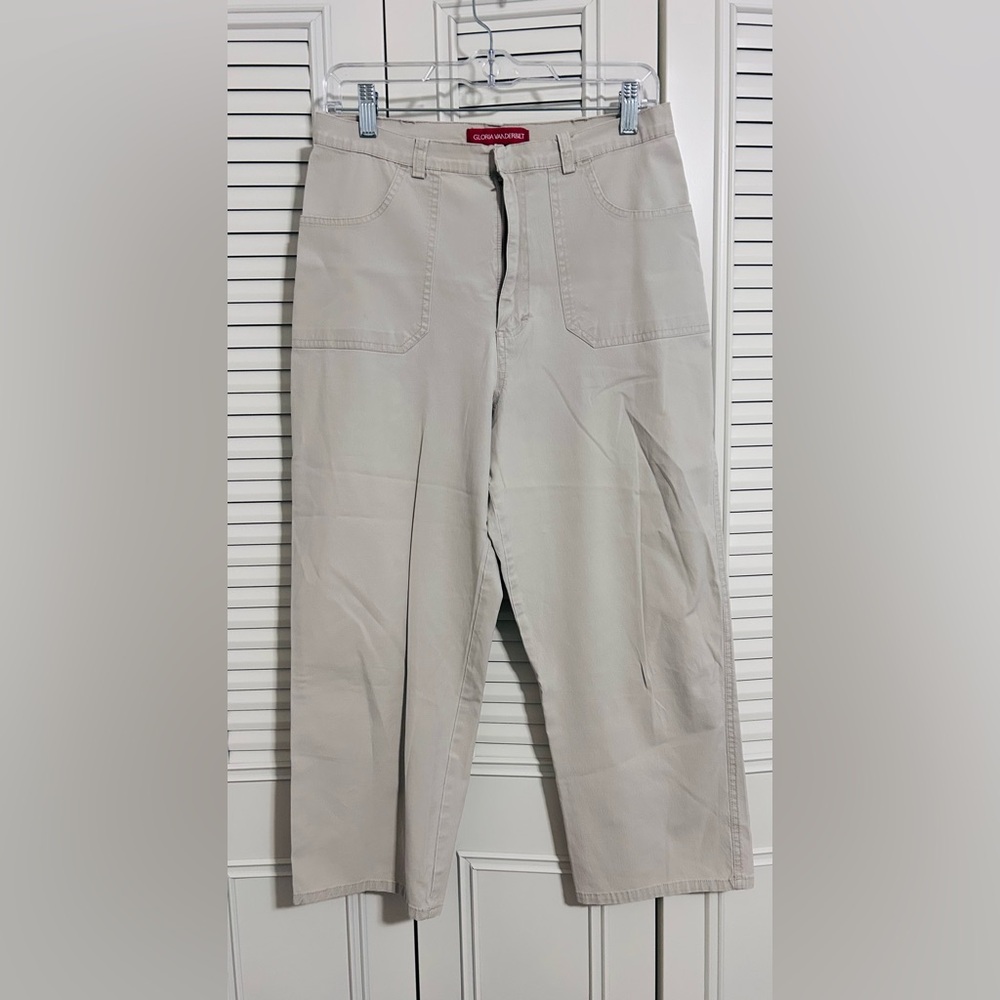 Women’s Gloria Vanderbilt Beige Capris Size 10